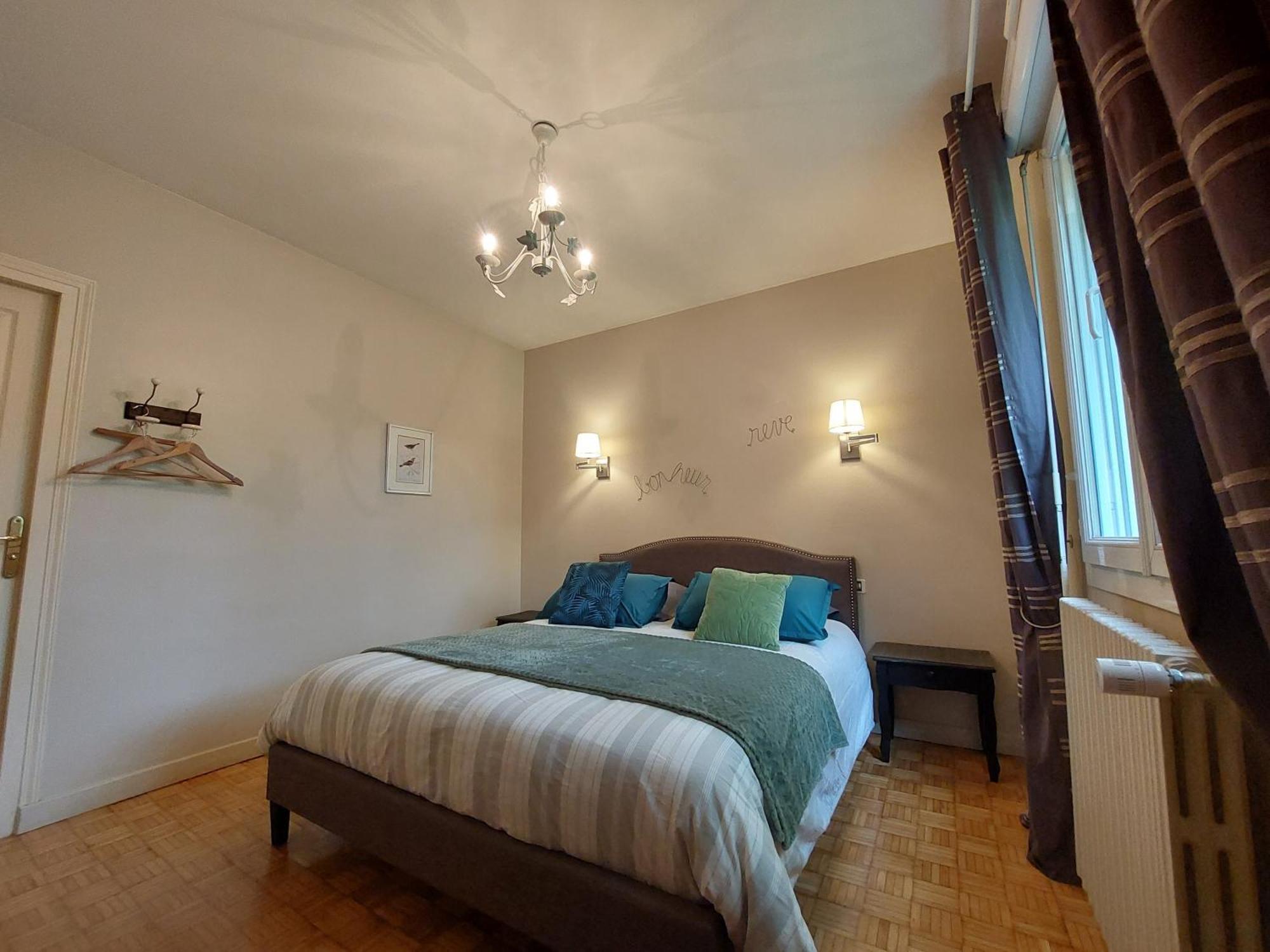 La Maison De Marie, Au Coeur De La Campagne Avec Table D'Hotes Sur Reservation Kérien Esterno foto